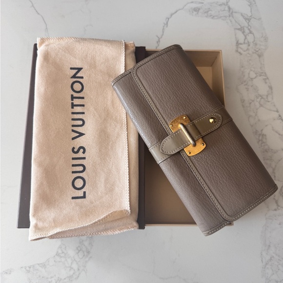 Louis Vuitton Gray Leather Women's Wallet
